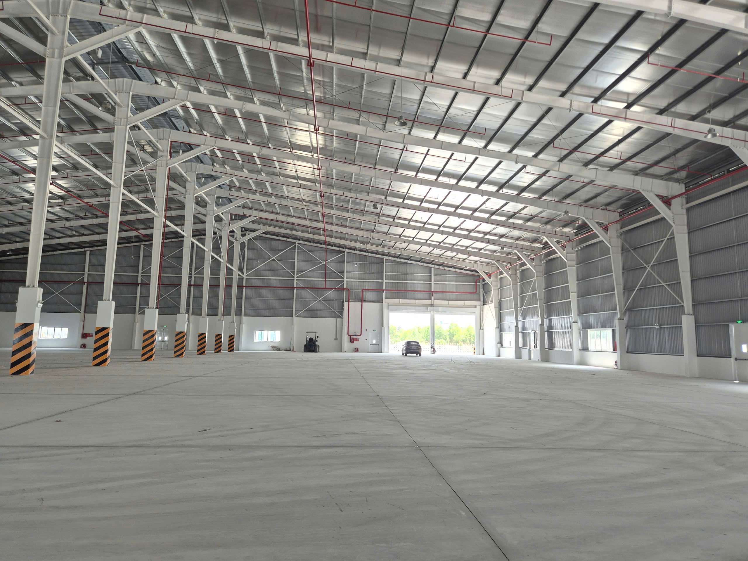 Bán nhà xưởng KCN Trảng Bom diện tích 10.700m2 giá 95 tỷ