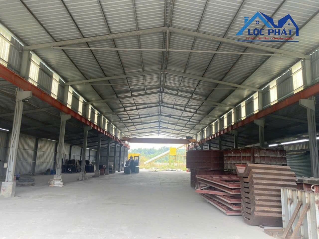 Bán đất full SKC hơn 4,5ha và xưởng tại phường Phươcs Tân TP Đồng Nai giá 3,5 tr/m2 lh 0933725660