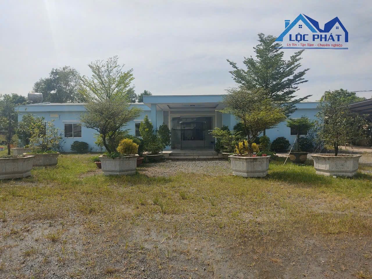 Bán đất full SKC hơn 4,5ha và xưởng tại phường Phươcs Tân TP Đồng Nai giá 3,5 tr/m2 lh 0933725660