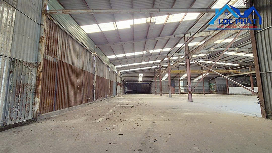 Cho thuê nhà xưởng Phường Phước Tân Biên Hòa dt 2700m2 giá 100 triệu